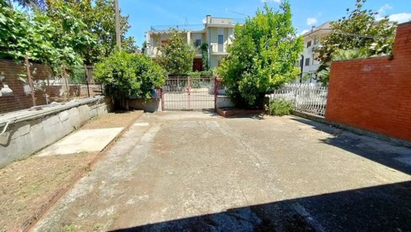 casa indipendente in vendita ad Amorosi