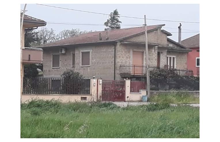 casa indipendente in vendita ad Amorosi