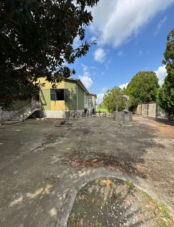 casa indipendente in vendita ad Amorosi