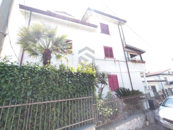 casa indipendente in vendita ad Amorosi