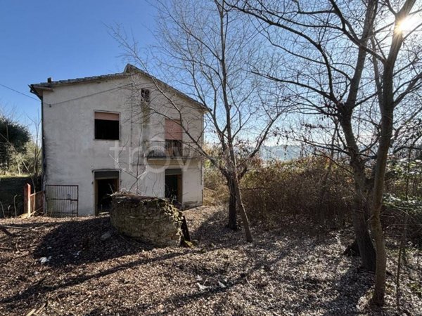 casa indipendente in vendita ad Apice in zona Calvano