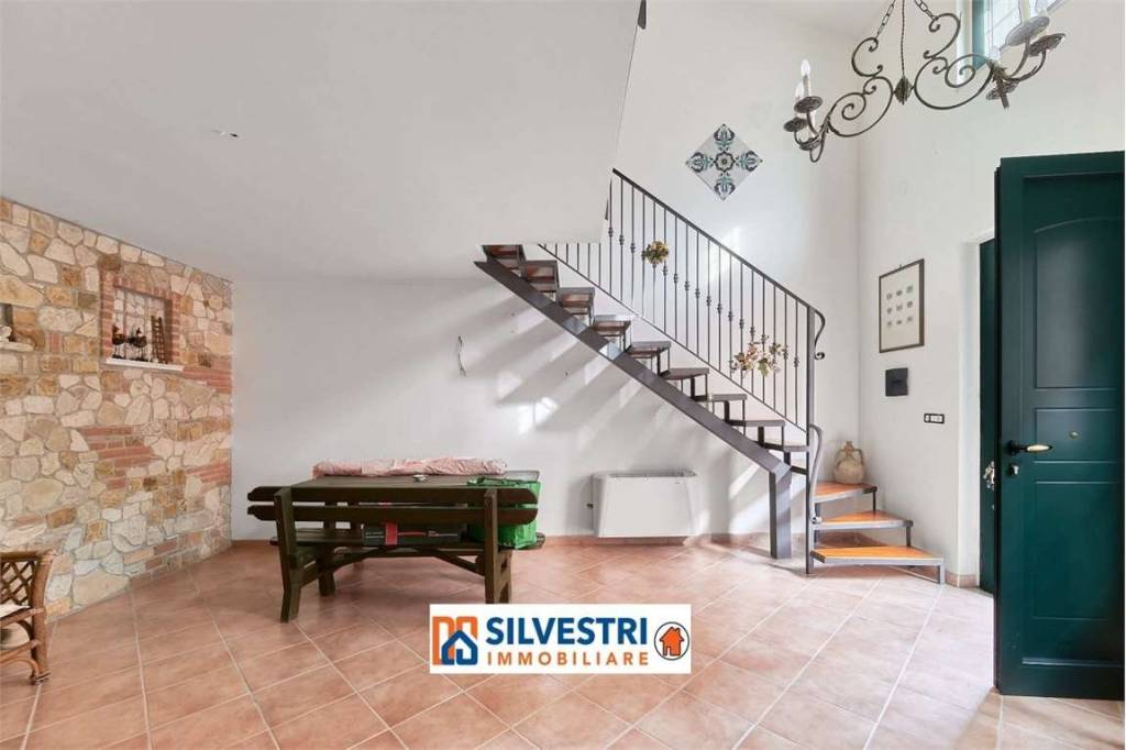 casa indipendente in vendita ad Apice in zona Cupazzo