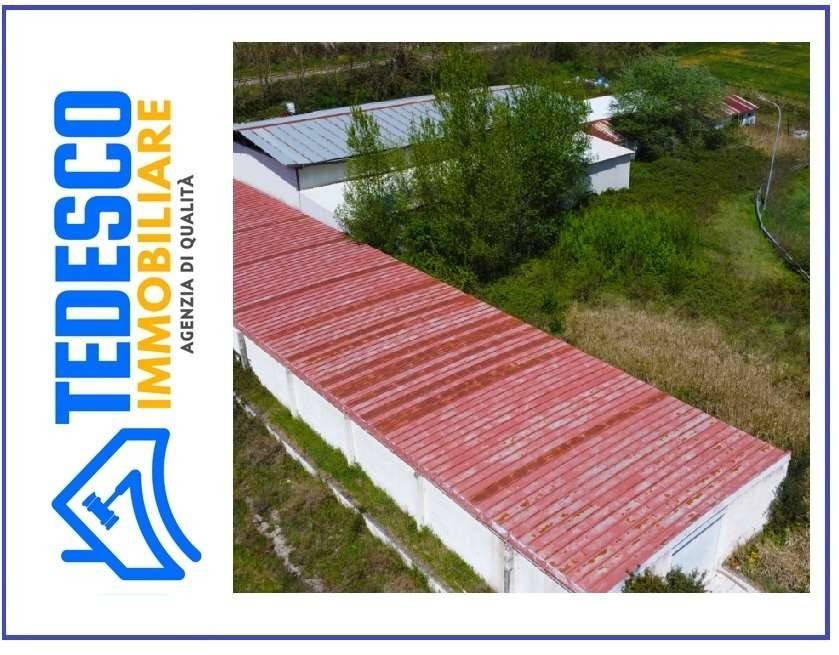 locale commerciale in vendita ad Apice
