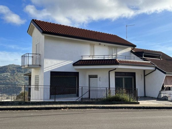 casa indipendente in vendita ad Apice