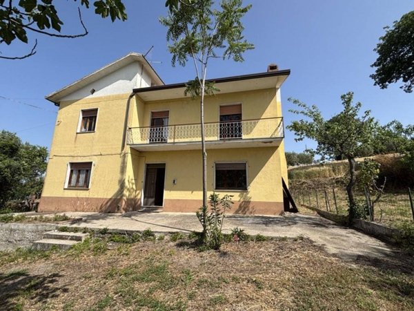 casa indipendente in vendita ad Apice
