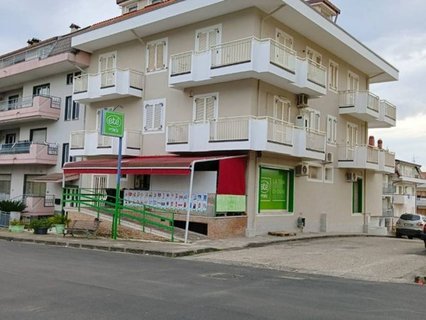 negozio in vendita ad Apice
