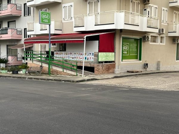locale commerciale in vendita ad Apice