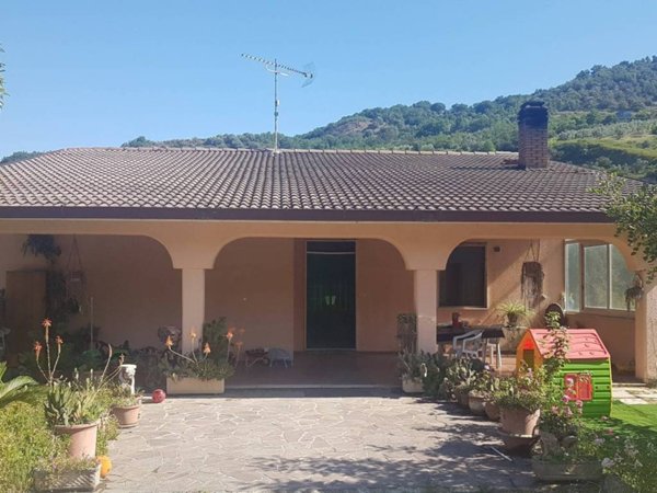 casa indipendente in vendita ad Apice