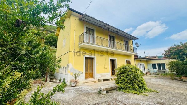 casa indipendente in vendita ad Apice