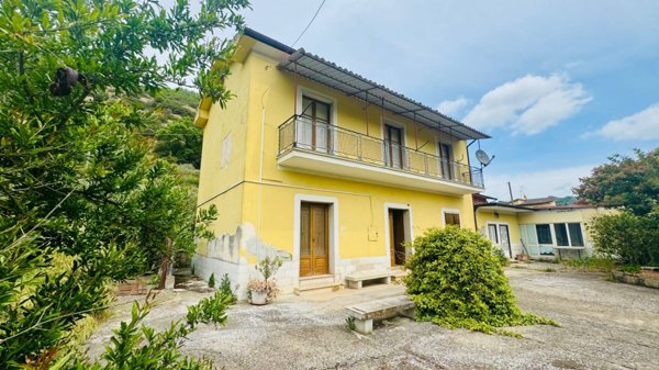 casa indipendente in vendita ad Apice