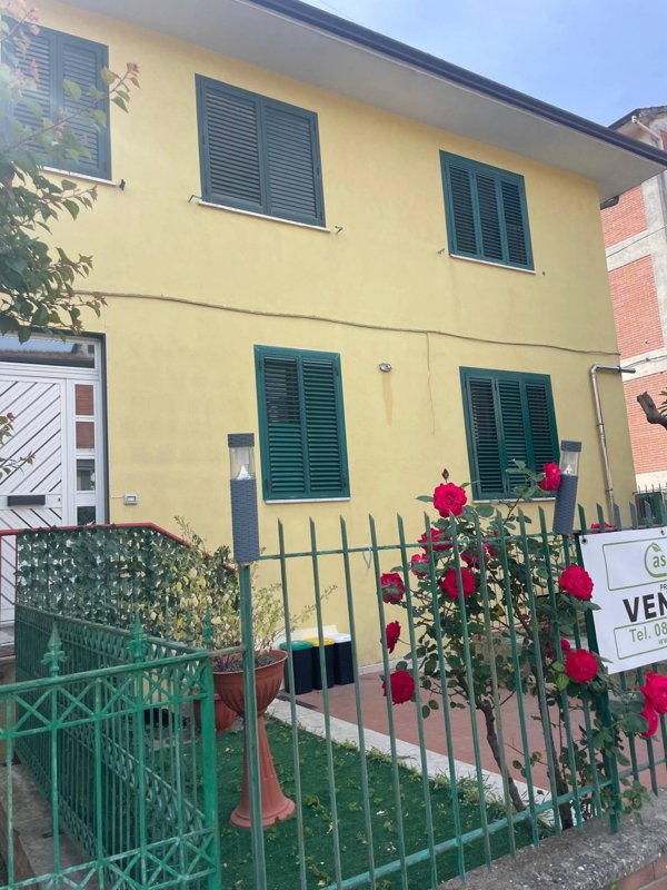 casa semindipendente in vendita ad Apice