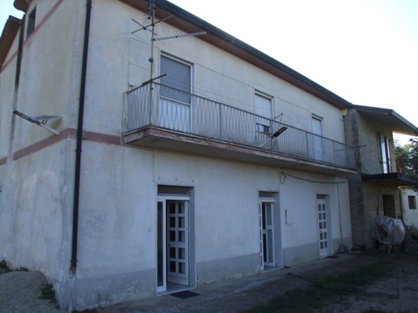 casa indipendente in vendita ad Apice in zona Sant'Antonio