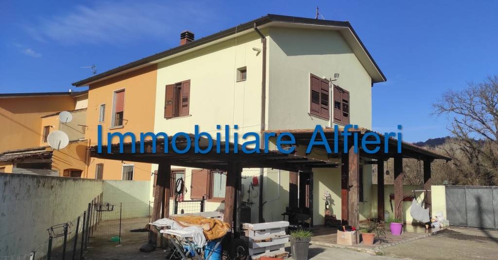 casa indipendente in vendita ad Apollosa