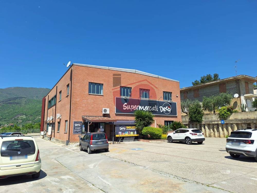 locale commerciale in vendita ad Apollosa