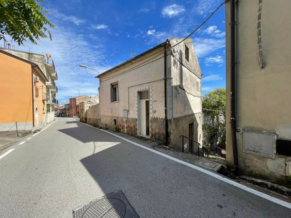 casa indipendente in vendita ad Apollosa