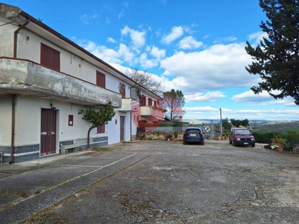 casa indipendente in vendita ad Apollosa
