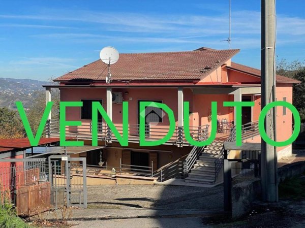 casa indipendente in vendita ad Apollosa
