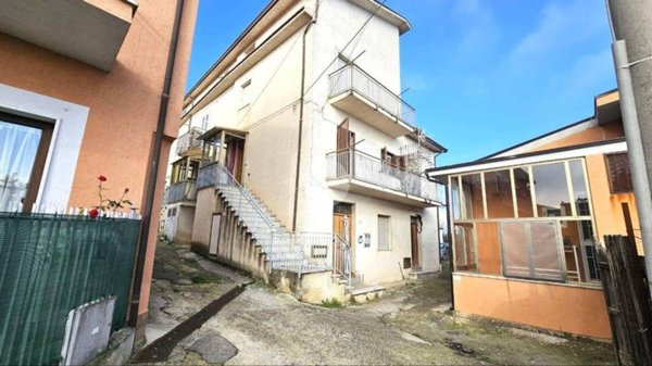 casa indipendente in vendita ad Apollosa