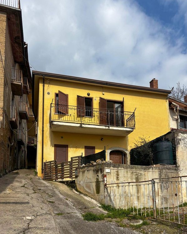 quadrivano in vendita ad Apollosa
