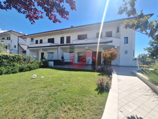 casa indipendente in vendita ad Apollosa