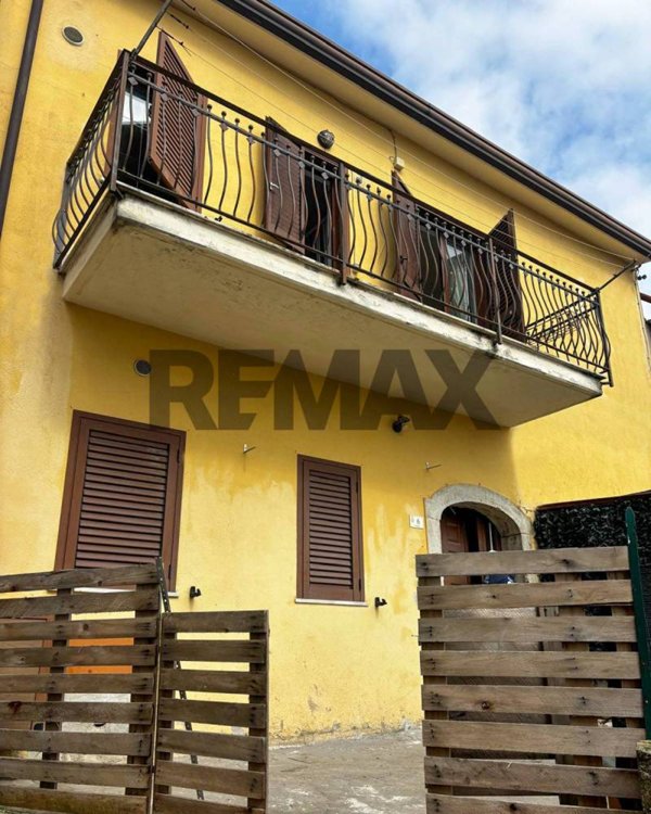 casa indipendente in vendita ad Apollosa