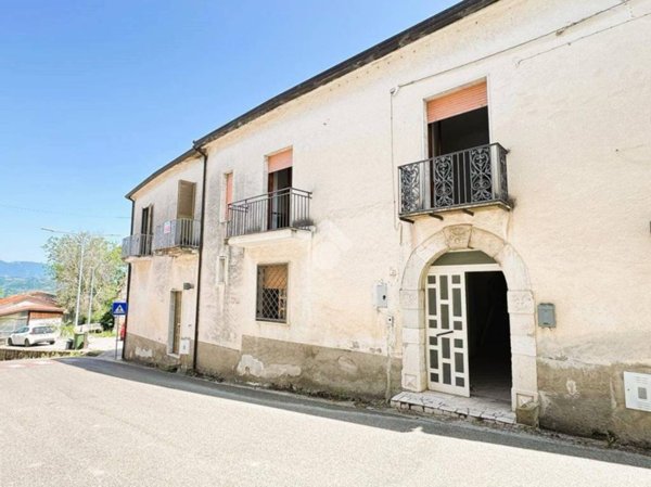 casa indipendente in vendita ad Arpaise in zona Casalprete