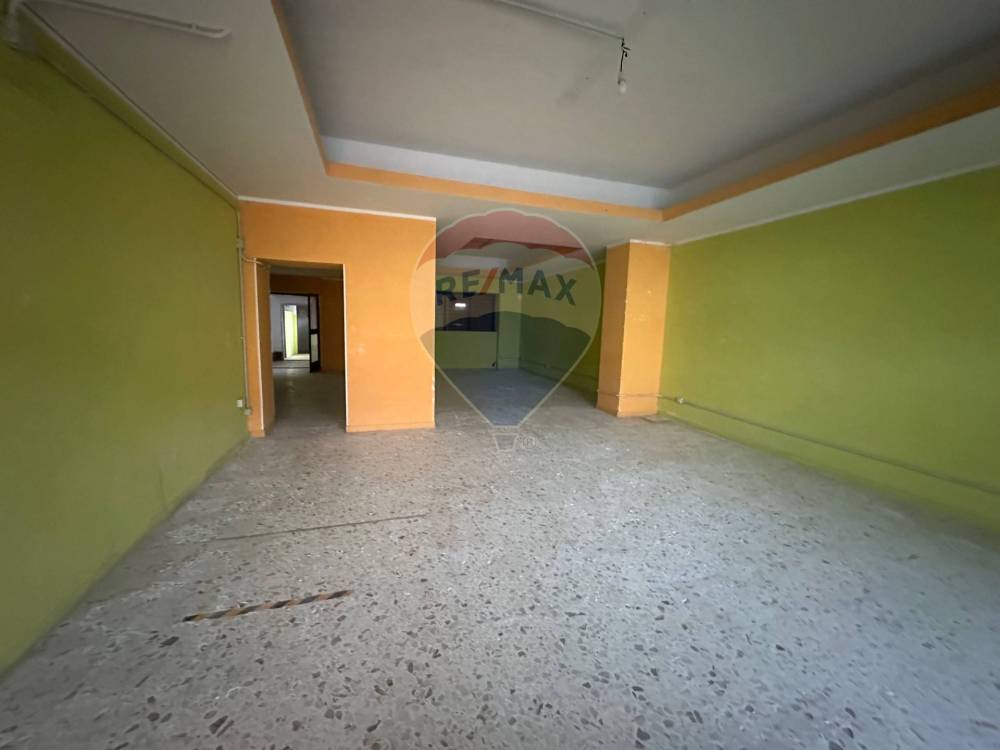 locale commerciale in vendita ad Arpaise