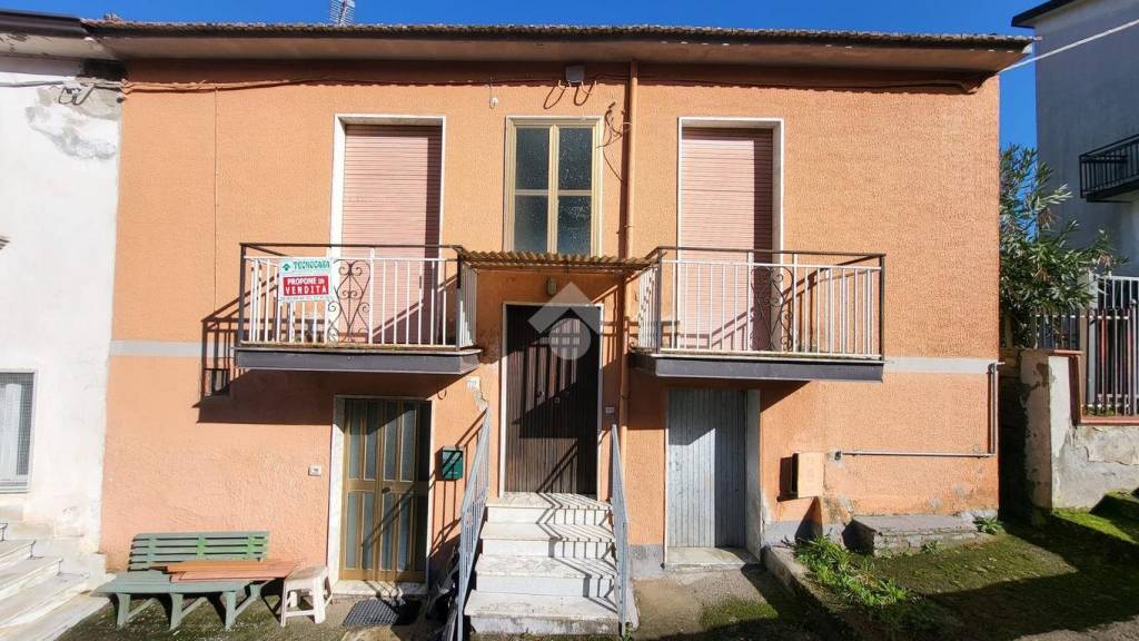 casa indipendente in vendita ad Arpaise in zona Casalprete