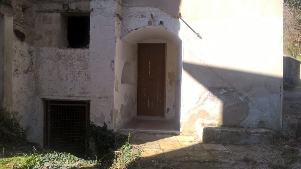 appartamento in vendita ad Arpaise in zona Pasquarielli