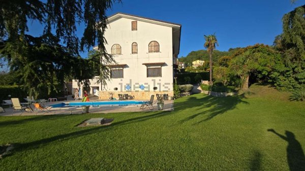 casa indipendente in vendita ad Arpaise in zona Russi