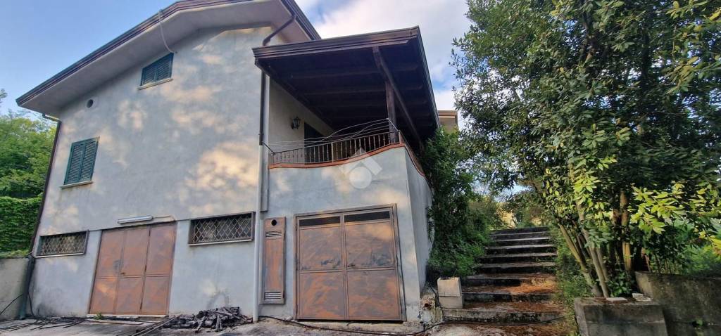 casa indipendente in vendita ad Arpaise in zona Terranova