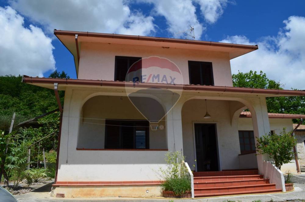 casa indipendente in vendita a Baselice