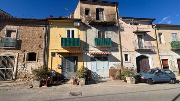 casa indipendente in vendita a Baselice