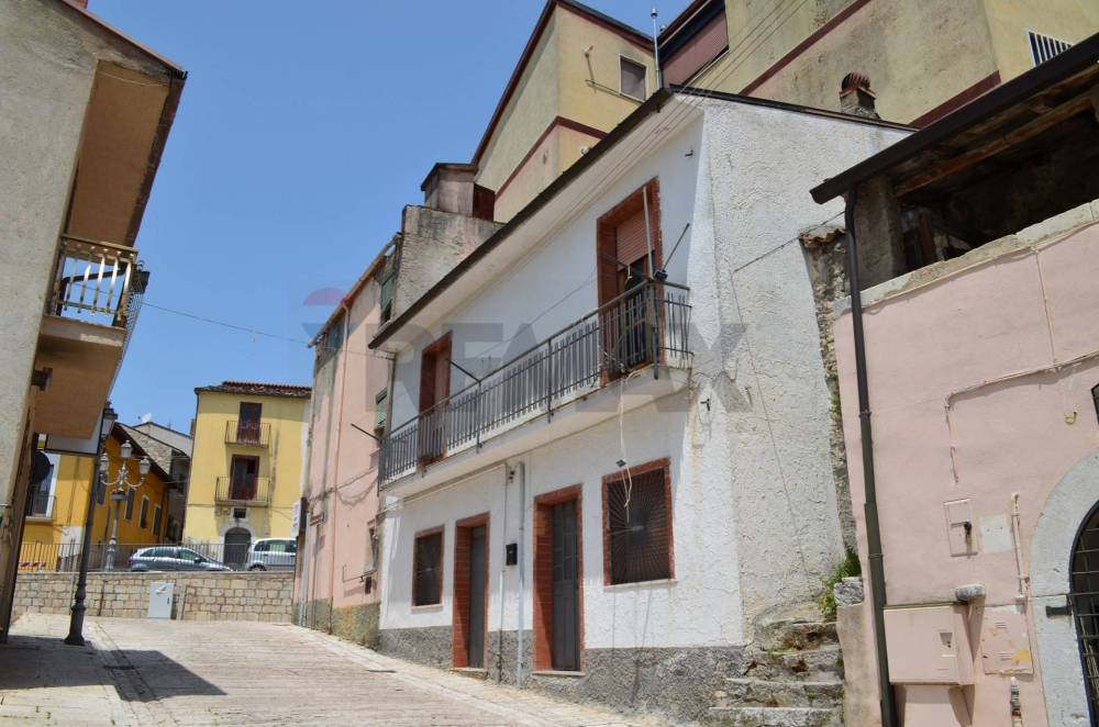 casa indipendente in vendita a Baselice