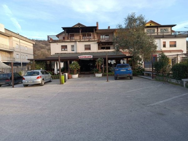 locale commerciale in vendita a Benevento in zona Epitaffio