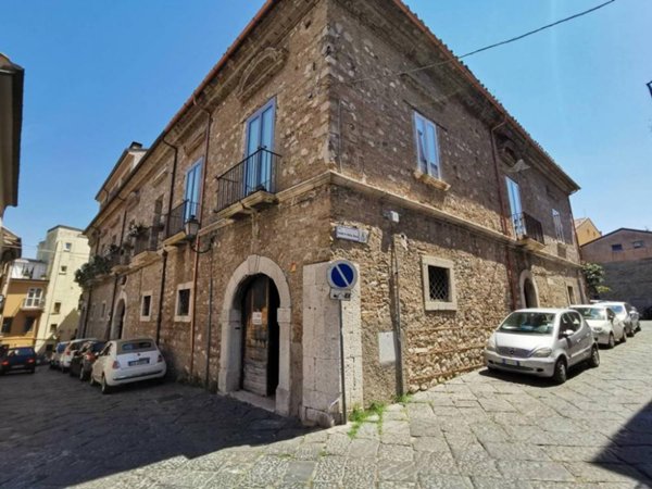 appartamento in vendita a Benevento in zona Centro Storico