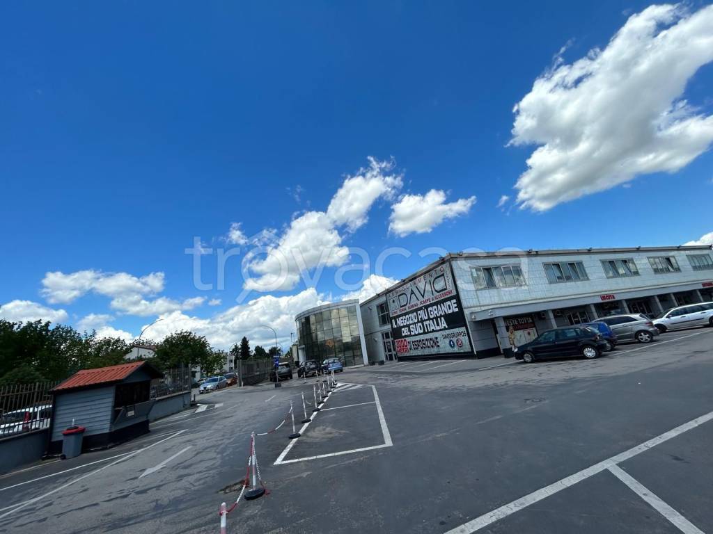 locale commerciale in vendita a Benevento