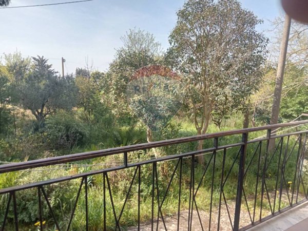 casa indipendente in vendita a Benevento in zona Libertà