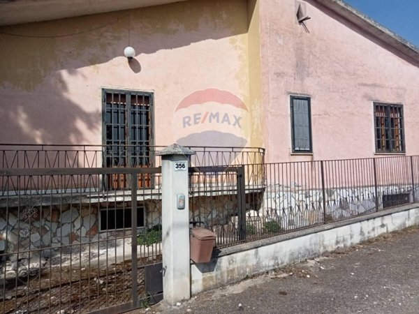 casa indipendente in vendita a Benevento in zona Centro Storico