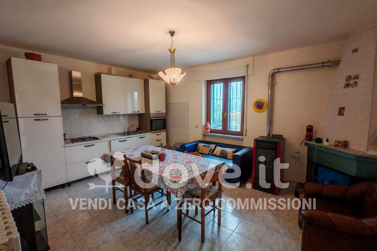 casa indipendente in vendita a Benevento in zona Centro Storico