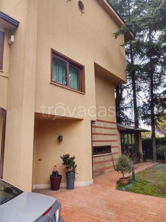 casa indipendente in vendita a Benevento in zona Pacevecchia