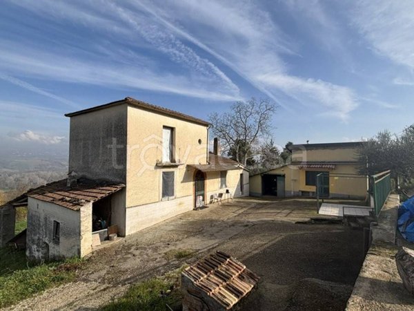 casa indipendente in vendita a Benevento in zona Cancelleria