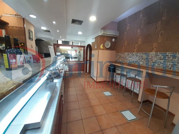 negozio in vendita a Benevento in zona Centro Storico
