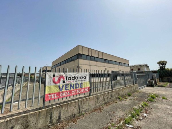 locale commerciale in vendita a Benevento