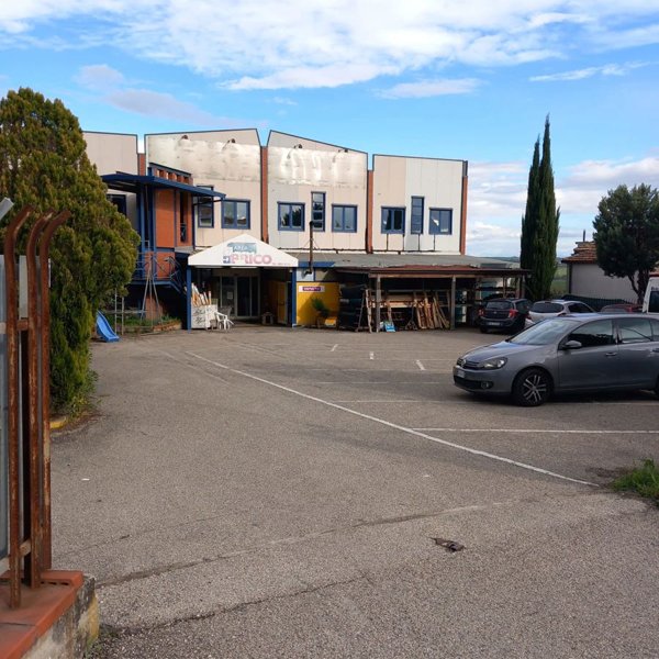 locale commerciale in vendita a Benevento
