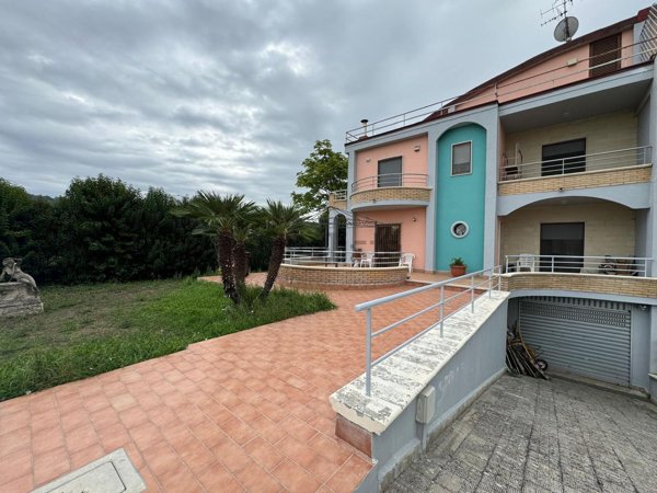 casa indipendente in vendita a Benevento