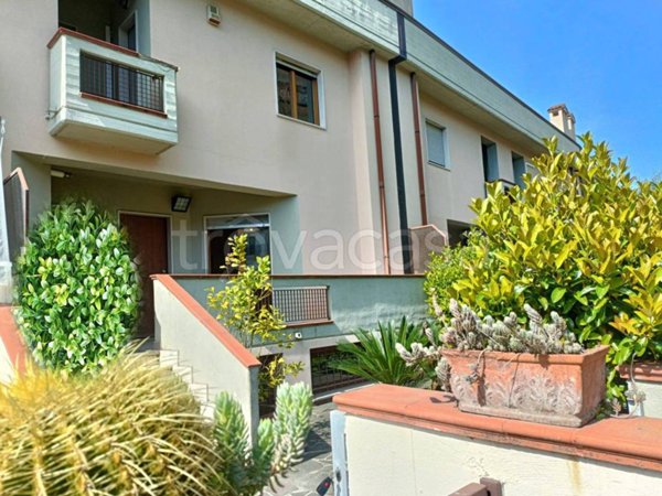 casa indipendente in vendita a Benevento in zona Centro Storico