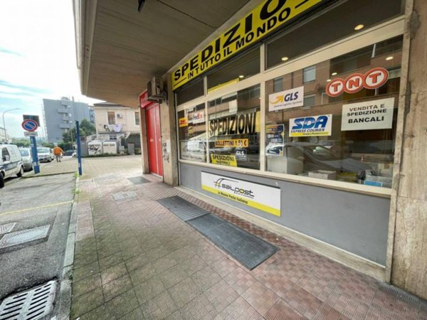 negozio in vendita a Benevento in zona Centro Storico