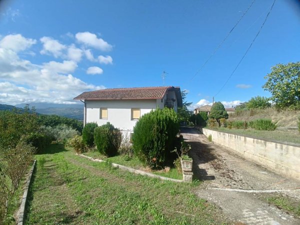 casa indipendente in vendita a Benevento in zona Monteguardia