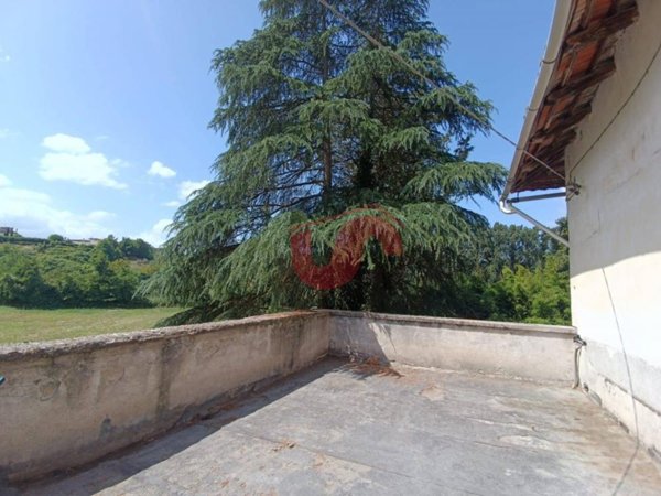 casa indipendente in vendita a Benevento in zona Centro Storico